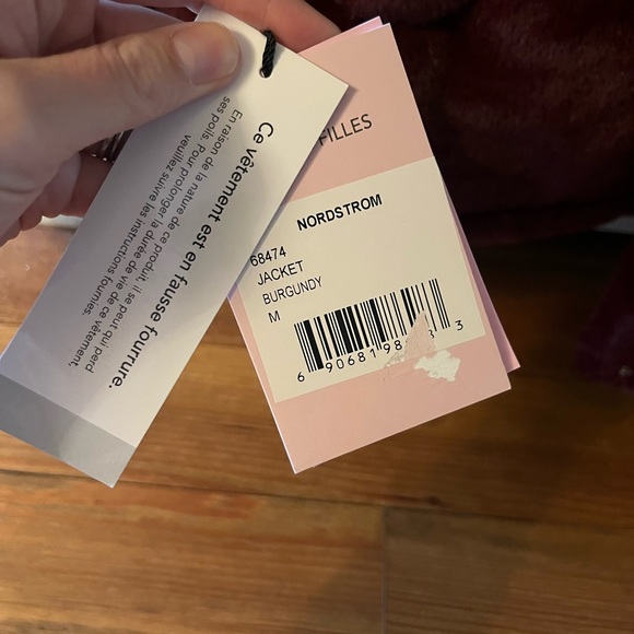 NWT AVEC LES FILLES
FAUX FUR COAT - Picture 4 of 4